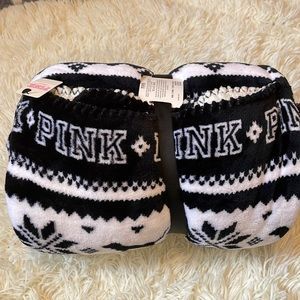 BNWT Victoria’s Secret Sherpa Blanket